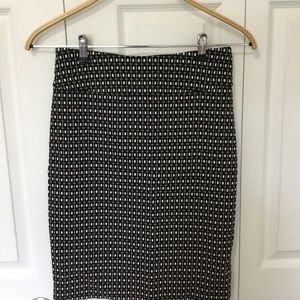 Graphic pattern pencil skirt